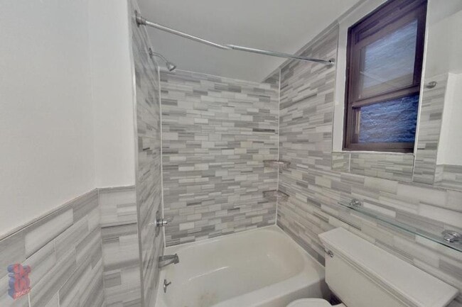 230 E 32nd St in New York, NY - Building Photo - Building Photo