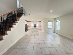 4624 Prairie Creek St in Oakland, FL - Building Photo - Building Photo