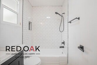 2244 S Western Ave, Unit 5 in Los Angeles, CA - Building Photo - Building Photo