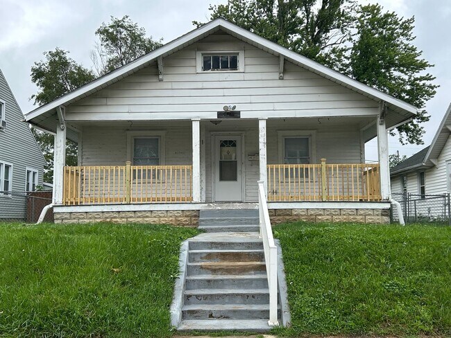 property at 304 W 13th St