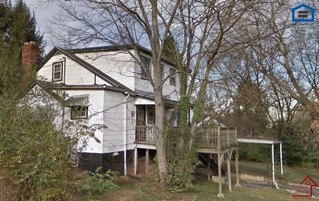 3502 Lansing Ave