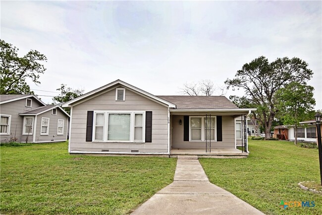 property at 108 E Clayton St