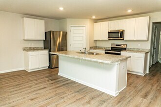 202 Laurel Hl St in Crestview, FL - Building Photo - Building Photo