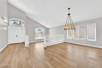 8112 Tropic Isle Cir in Las Vegas, NV - Building Photo - Building Photo