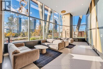 2920 Hwy 7 in Vaughan, ON - Building Photo - Building Photo