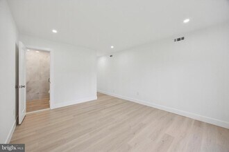 511 Bradley Ct in Princeton, NJ - Building Photo - Building Photo