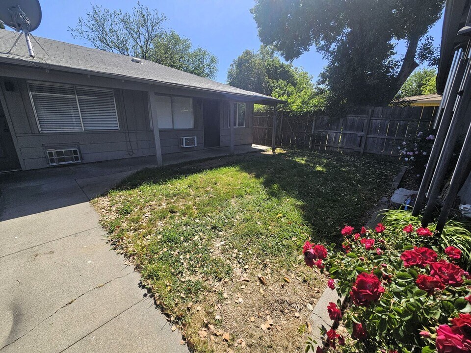 25195 Grant St in Los Molinos, CA - Building Photo