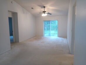 209 Indian Point Cir in Kissimmee, FL - Foto de edificio - Building Photo