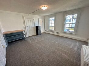 11 S Main St in New Milford, CT - Building Photo - Building Photo