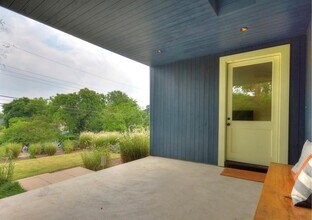 2308 1/2 E 9th St in Austin, TX - Foto de edificio - Building Photo
