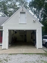 22 Warren Ln in Weston, MA - Building Photo - Building Photo