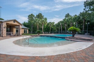 Uvalde Ranch Apartments in Houston, TX - Building Photo