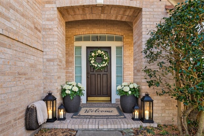 15619 Winding Valley Dr in Houston, TX - Building Photo - Building Photo