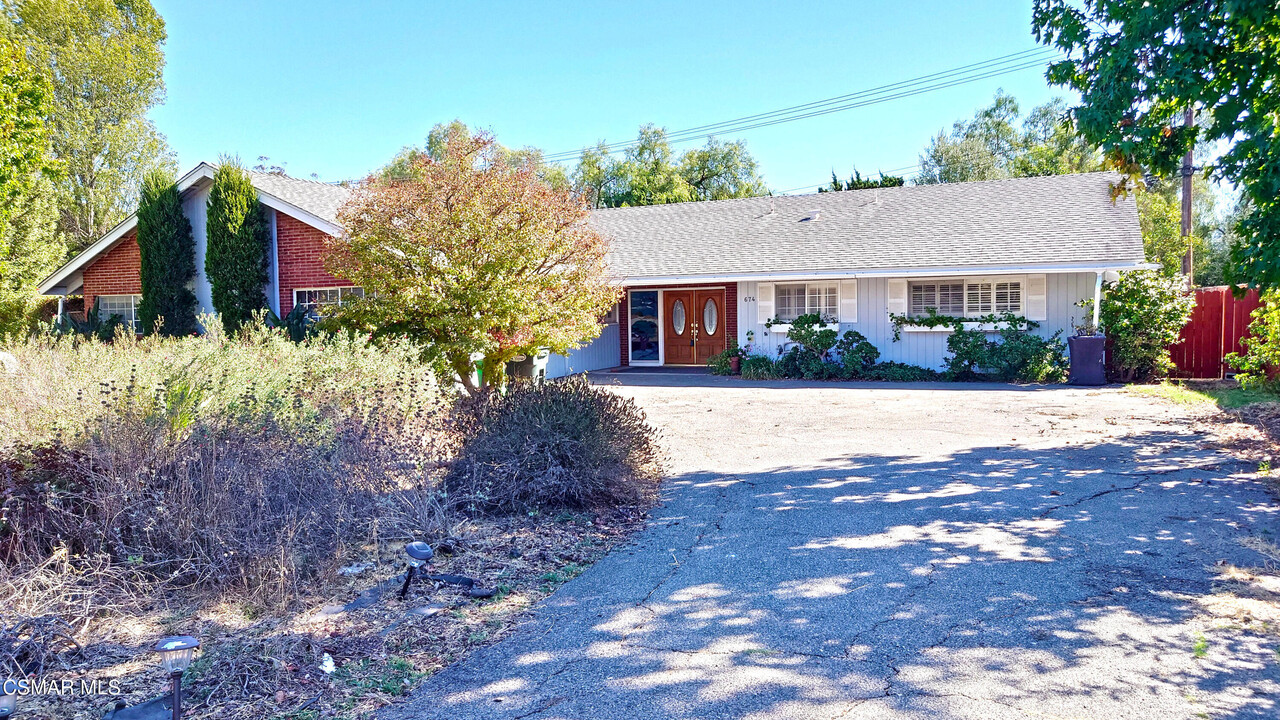 674 Camino Verde in Thousand Oaks, CA - Building Photo