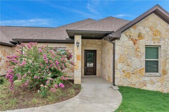 113 Katie Hill Path in Jarrell, TX - Building Photo - Building Photo