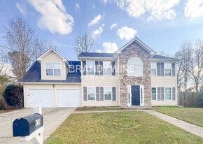 6749 Pole Creek Dr in Lithonia, GA - Building Photo