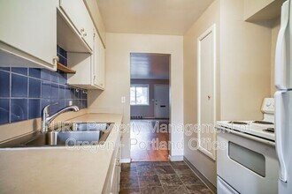 7008 N Amherst St in Portland, OR - Building Photo - Building Photo