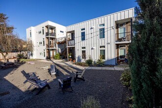 02M - Eden Park - 4647 SE 40th in Portland, OR - Building Photo - Building Photo