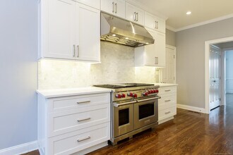 136 Harrison Ave in New Canaan, CT - Building Photo - Building Photo