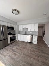 336 Lilac Ln in Elgin, IL - Building Photo - Building Photo