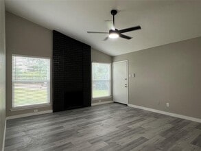 10510 Little Pebble Dr in Austin, TX - Building Photo - Building Photo