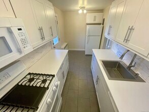 72 Standish Rd in Stamford, CT - Building Photo - Building Photo