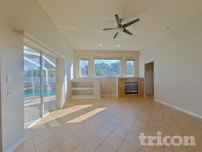 3412 Eastmonte Dr in Valrico, FL - Building Photo - Building Photo