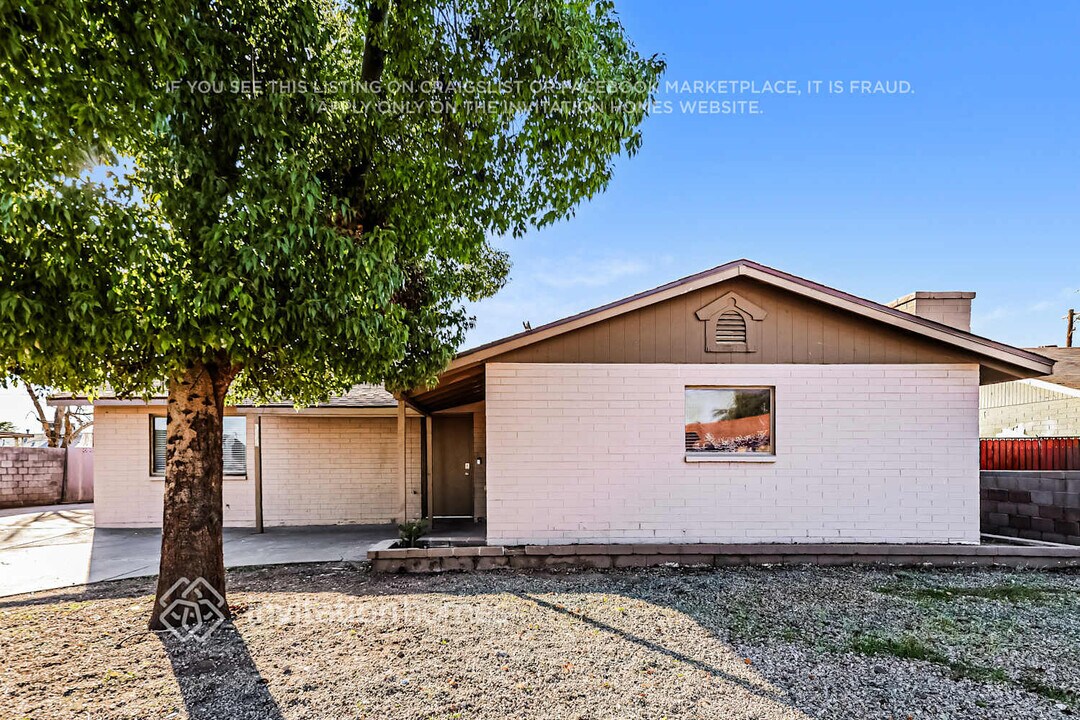 6921 W Hazelwood St in Phoenix, AZ - Foto de edificio