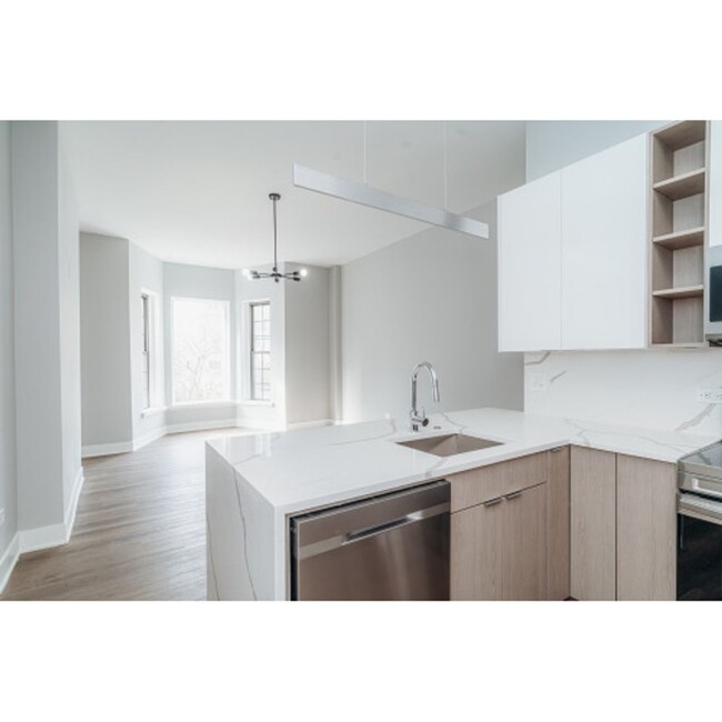 property at 1421 N Dearborn St