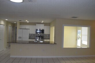 1111 Apple Terrace in Leesburg, FL - Building Photo - Building Photo