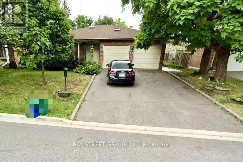 21 Colonsay Rd in Markham, ON - Building Photo