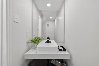 7447 Cambridge St in Houston, TX - Building Photo - Building Photo