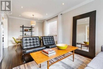 2369 Proudfoot Trail in Oakville, ON - Building Photo - Building Photo