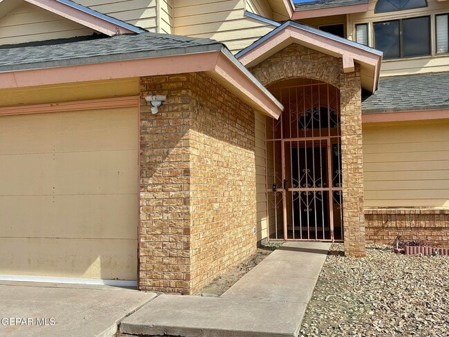 1442 Sierra De Oro Dr in El Paso, TX - Building Photo - Building Photo