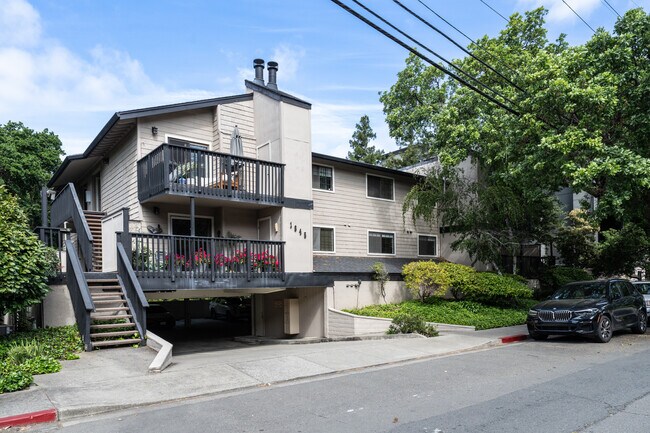 1645 Carmel Dr in Walnut Creek, CA - Building Photo - Building Photo