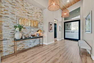 6690 Interstellar St in Las Vegas, NV - Building Photo - Building Photo