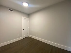 116 Marginal St, Unit 3 in Boston, MA - Building Photo - Building Photo