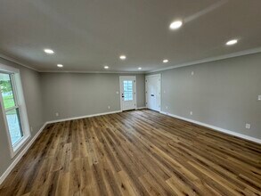 135 W Third St in Henderson, TN - Building Photo - Building Photo