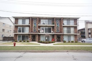 9027 S Roberts Rd Apartments