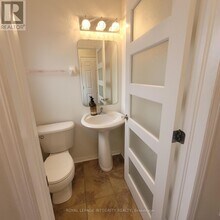 238 Claridge Dr in Ottawa, ON - Building Photo - Building Photo