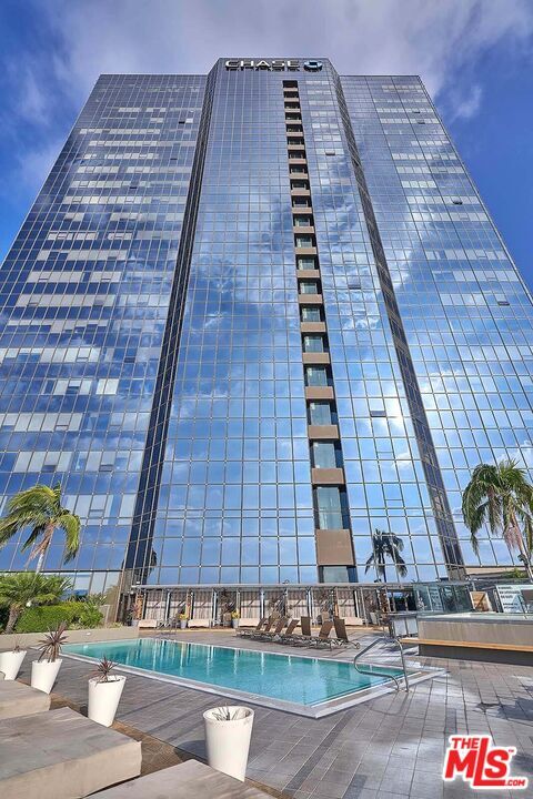 property at 1100 Wilshire Blvd