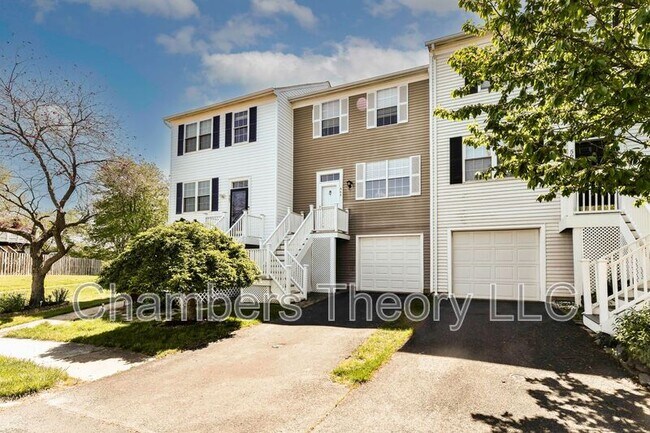 565 Radford Terrace NE in Leesburg, VA - Building Photo - Building Photo