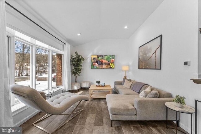 191 Lakeshore Dr in Oakland, NJ - Building Photo - Building Photo