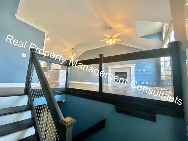 2106 Patti Ln in Greenwood, MO - Building Photo - Building Photo