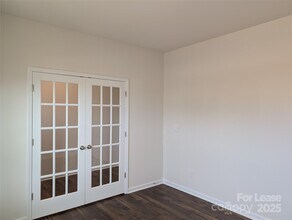 10731 Claystone Dr in Davidson, NC - Building Photo - Building Photo