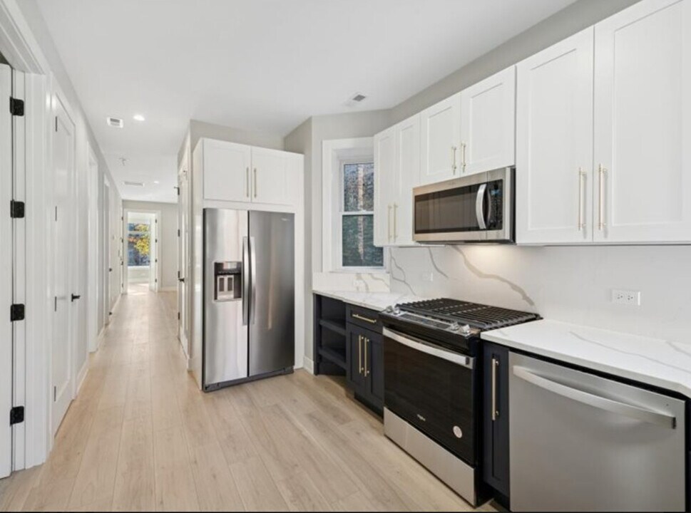 2818 W Fletcher St in Chicago, IL - Foto de edificio