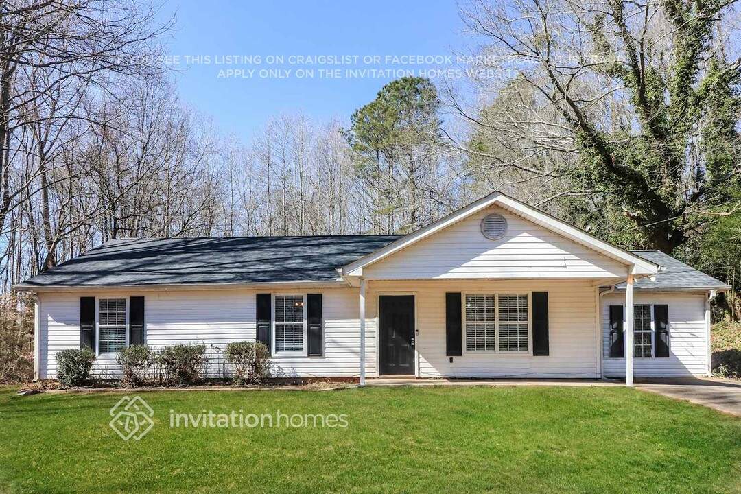 5455 Memphis St in Cumming, GA - Foto de edificio