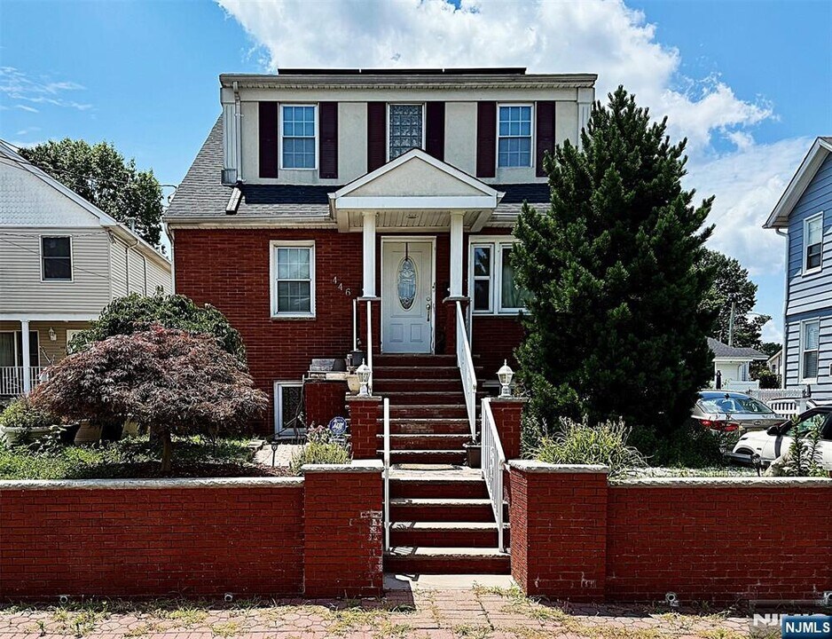 446 Post in Lyndhurst, NJ - Building Photo