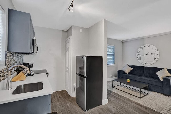 50 Davie Blvd in Fort Lauderdale, FL - Building Photo - Building Photo