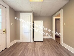 209 S West St in Angola, IN - Building Photo - Building Photo